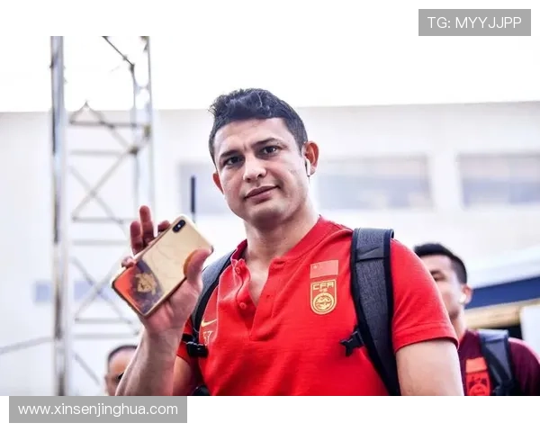 从素人到足球明星的华丽转身与职业生涯新篇章 从素人到足球明星的华丽转身与职业生涯新篇章