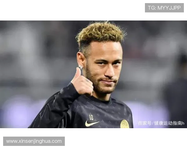 足球明星简约风格图片欣赏与分享让我们一起领略球场上的魅力与风采